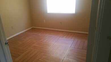 2403 Ventura Dr-Unit -B in Arlington, TX - Foto de edificio - Building Photo