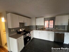 5 Elmer St, Unit 102 in Cambridge, MA - Building Photo - Building Photo