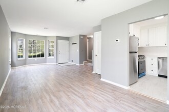 17 Mainbraid Ct in Tinton Falls, NJ - Building Photo - Building Photo