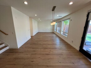 11750 Bradford Commons Dr in Las Vegas, NV - Building Photo - Building Photo