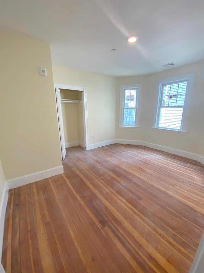 32 Putnam Ave, Unit 2 in Cambridge, MA - Building Photo - Building Photo