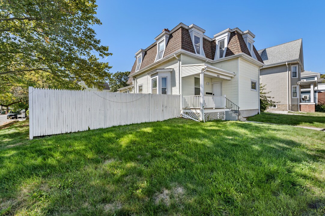 415 Main St, Unit 2 in Medford, MA - Building Photo