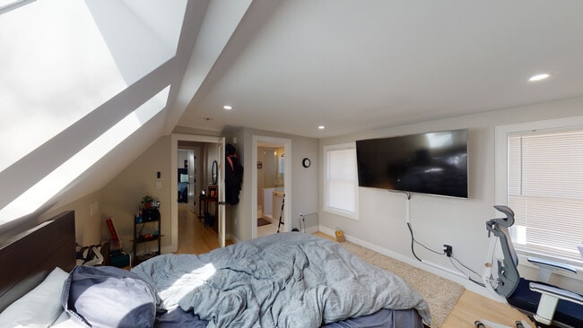 15 Lanark Rd, Unit 3
