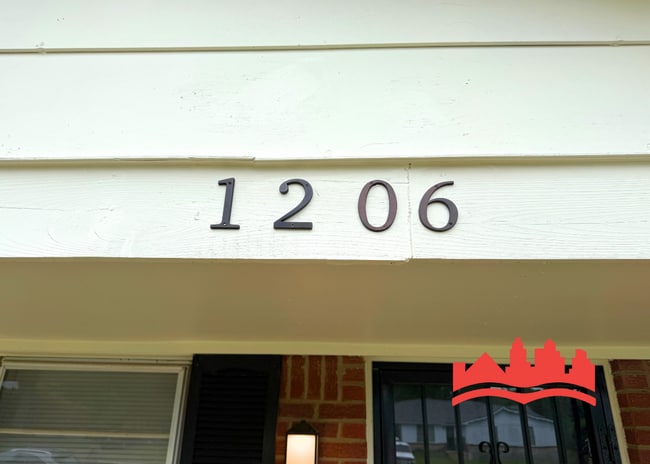 Welcome to this charming 3 bedroom, 1 bath in Memphis, TN - Building Photo - Building Photo