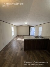 17 Amos Valley Dr in Springfield, IL - Building Photo - Building Photo