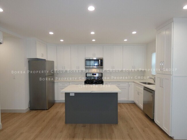1061 Cerritos Ave in Long Beach, CA - Building Photo - Building Photo