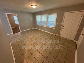 11411 Bristol Terrace in Kansas City, MO - Foto de edificio - Building Photo