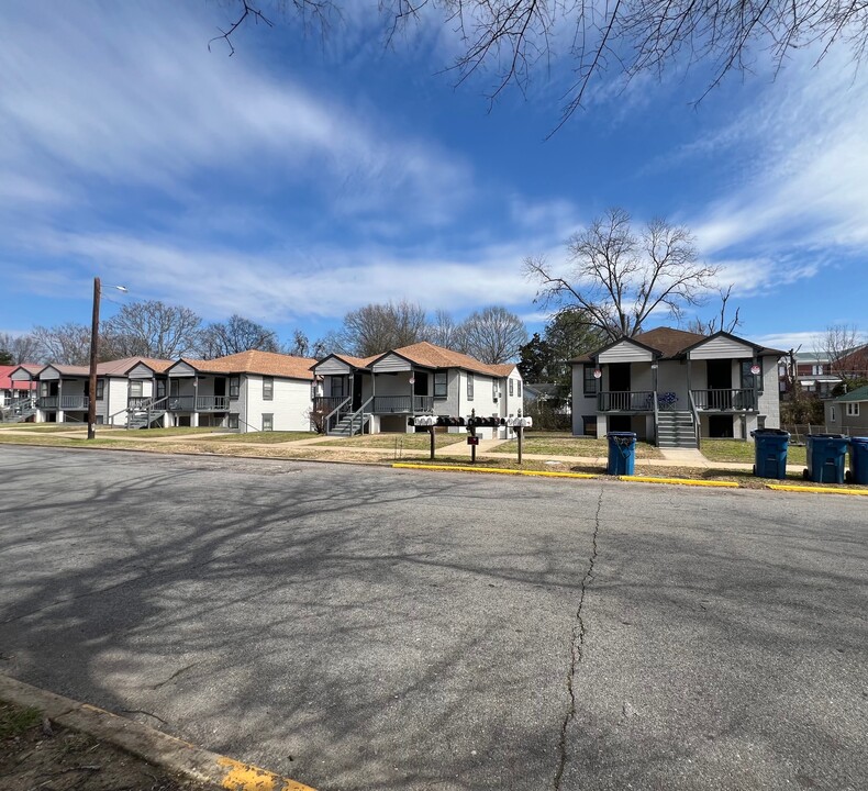 Moore Avenue Apartments in Anniston, AL - Building Photo