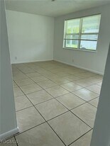 286 Lowell Ave in North Fort Myers, FL - Building Photo