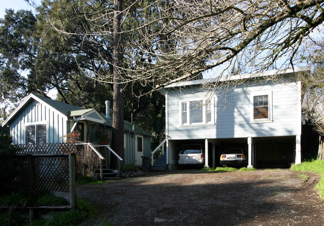 7308 Bodega Ave in Sebastopol, CA - Building Photo - Building Photo