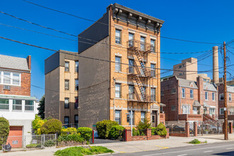 2414 21st St in Astoria, NY - Building Photo - Primary Photo