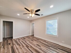 1113 San Jacinto St in Rosenberg, TX - Building Photo - Building Photo