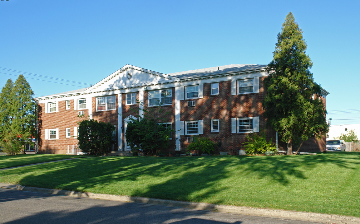 8936 Newton Ave S in Bloomington, MN - Foto de edificio