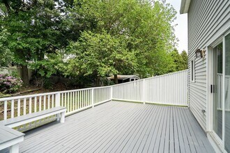 115 Rowe St in Newton, MA - Building Photo - Building Photo