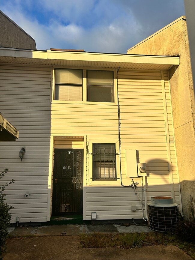 5589 Gates Cv, Unit 5589 in Memphis, TN - Building Photo - Building Photo