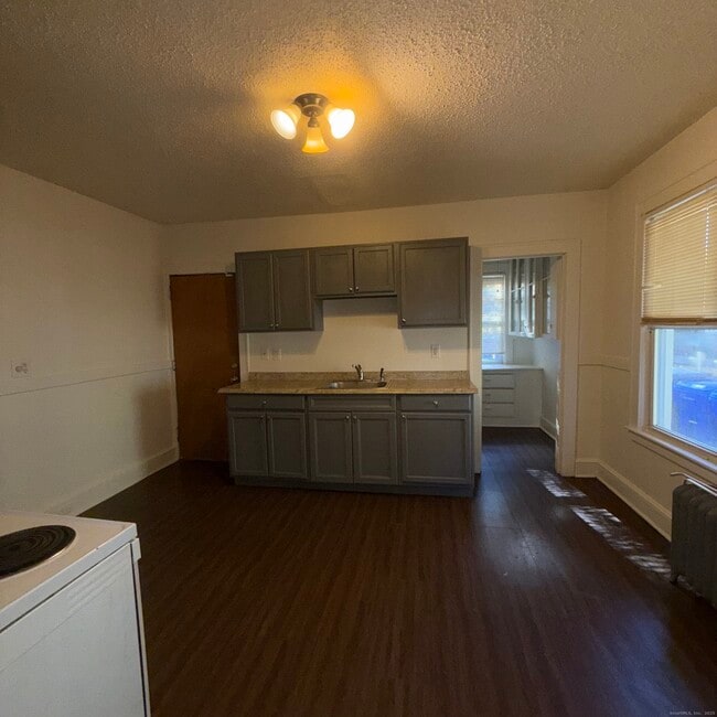 153 Liberty St in Middletown, CT - Building Photo - Building Photo