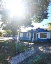 8918 Slay St in Dallas, TX - Building Photo - Building Photo