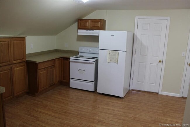 539 Howe Ave in Shelton, CT - Building Photo - Building Photo