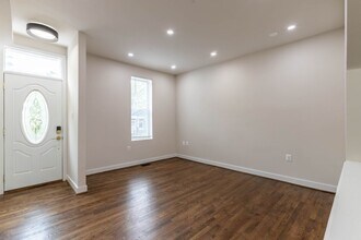 27 Hanover Pl NW in Washington, DC - Building Photo - Building Photo