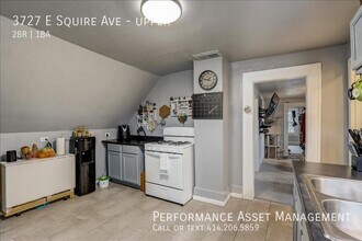 3727 E Squire Ave-Unit -upper in Cudahy, WI - Building Photo - Building Photo