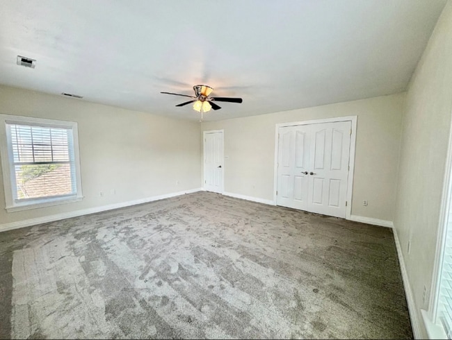 259 W Ocean View Ave in Norfolk, VA - Building Photo - Building Photo