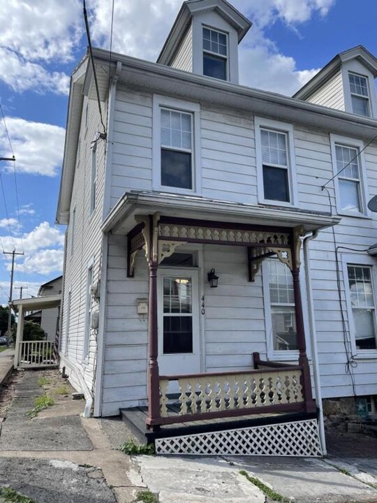 440 Mulberry St in Newport, PA - Building Photo