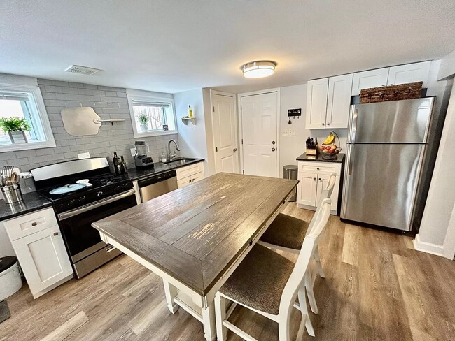 4420 Forest Ave, Unit Garden
