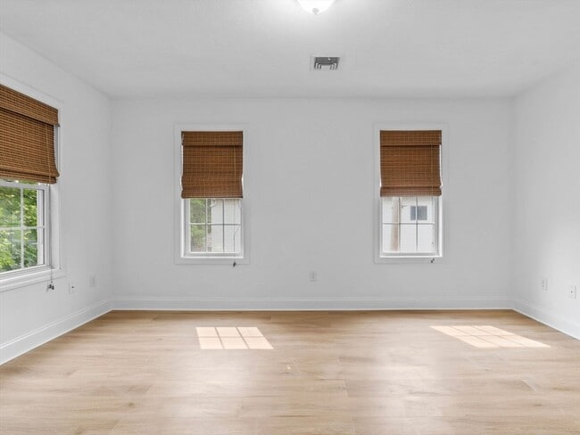 40 Brattle St in Arlington, MA - Foto de edificio - Building Photo