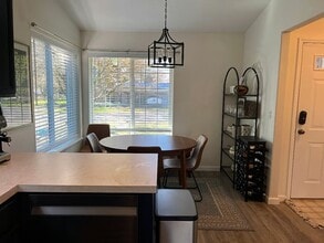 220 SW 3rd St in Dundee, OR - Building Photo - Building Photo