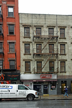 1542 Second Ave in New York, NY - Foto de edificio - Building Photo