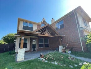 9705 Hickory St in Frisco, TX - Foto de edificio - Building Photo