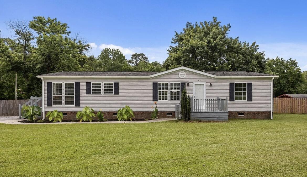 2513 Cobb Dail Rd in Farmville, NC - Building Photo