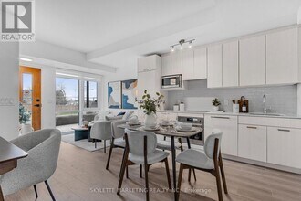 73 Curlew Dr in Toronto, ON - Building Photo - Building Photo