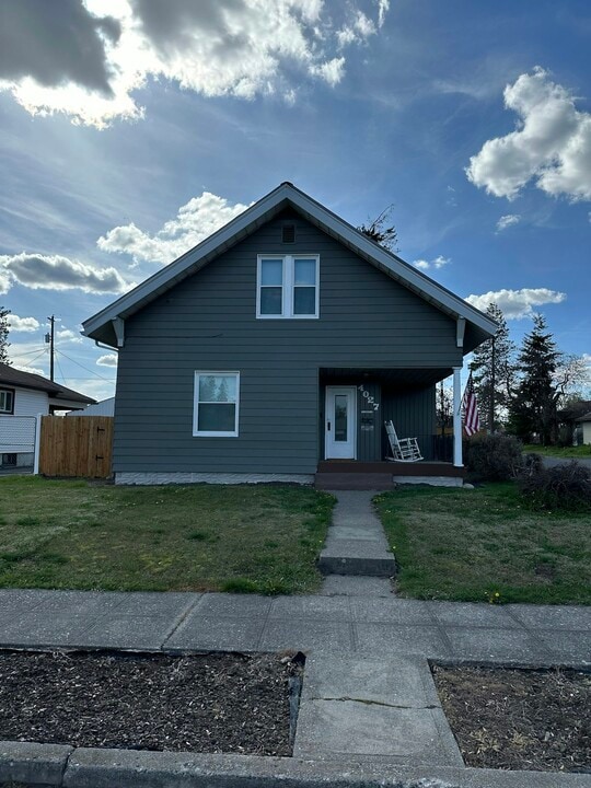 4027 N Washington St in Spokane, WA - Building Photo