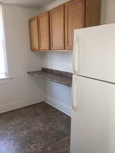 201 W Bradley Ave, Unit #2 in Champaign, IL - Building Photo - Building Photo