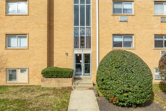 Park Lane East in Upper Darby, PA - Building Photo - Building Photo