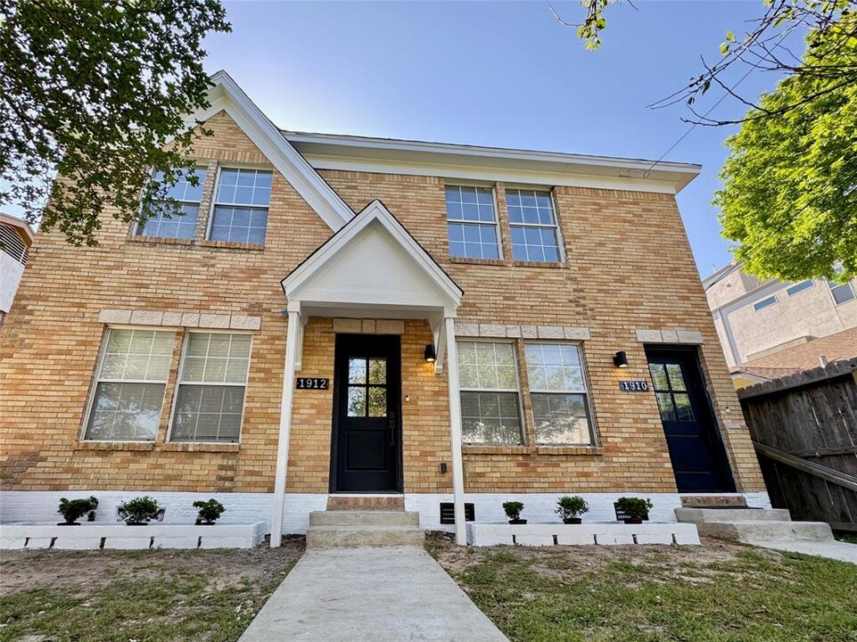 1912 McDuffie St in Houston, TX - Building Photo