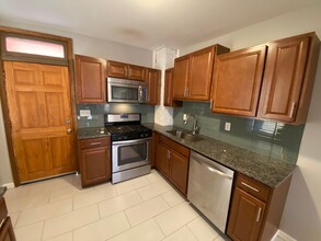 2409 Glenmawr Ave in Columbus, OH - Building Photo - Building Photo