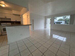 301 N 70th Ave in Hollywood, FL - Building Photo - Building Photo