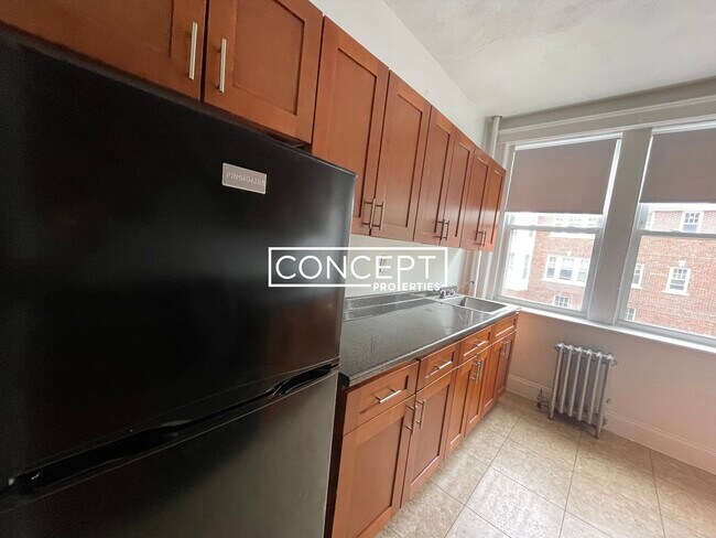 1800 Commonwealth Ave, Unit 10 in Boston, MA - Foto de edificio - Building Photo