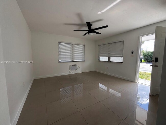 9050 NE 8th Ave in Miami Shores, FL - Building Photo - Building Photo