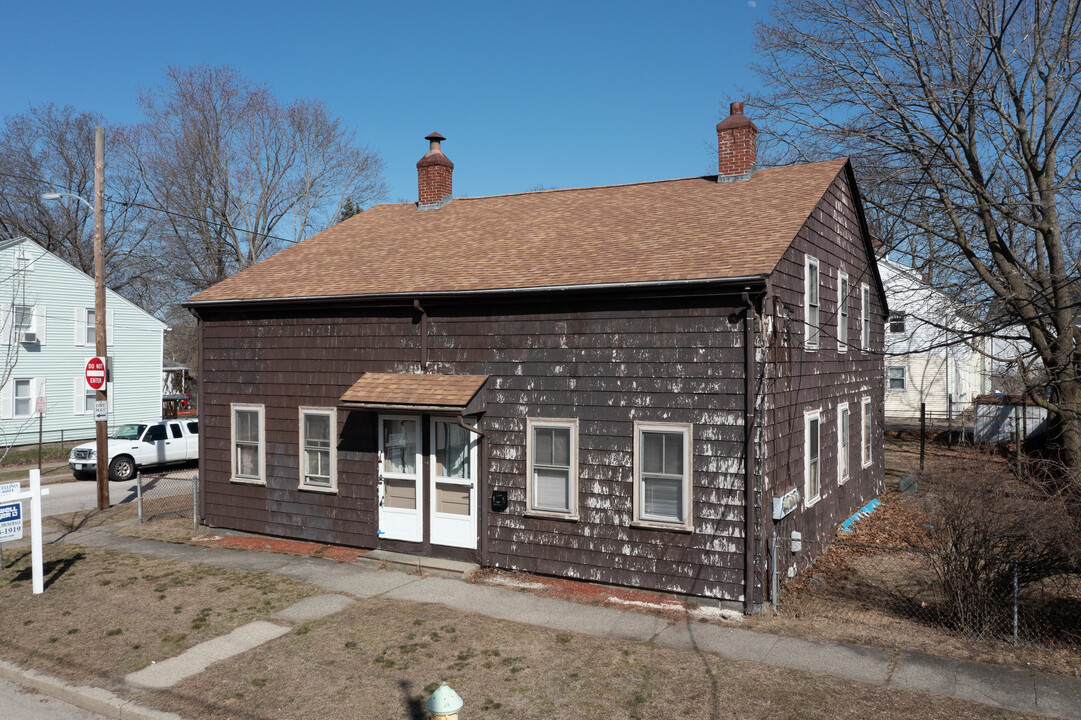 129 Lonsdale Main St in Lincoln, RI - Building Photo