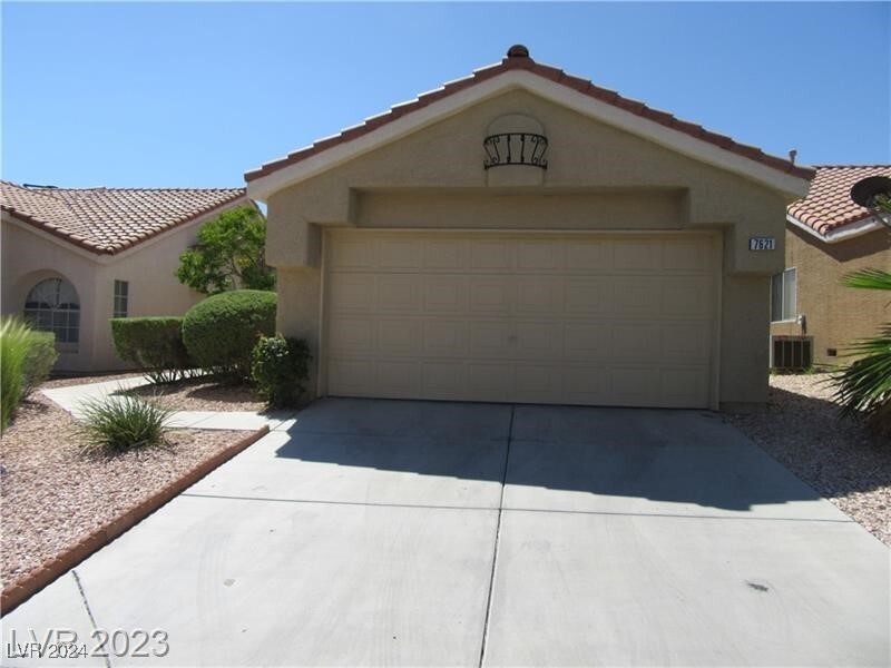 7621 Rockfield Dr in Las Vegas, NV - Building Photo