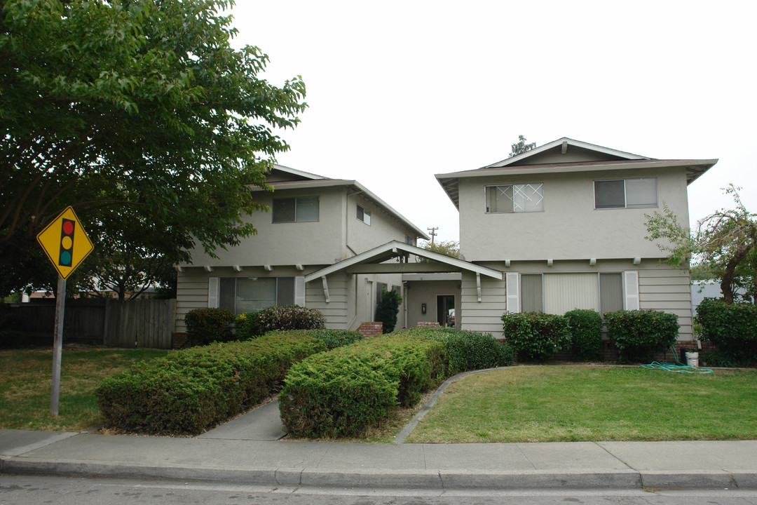 224 Marylinn Dr in Milpitas, CA - Foto de edificio