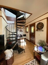 2104 E Mifflin St in Madison, WI - Foto de edificio - Building Photo