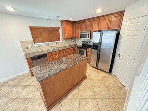 549 Brinkburn Point Ave in Las Vegas, NV - Building Photo - Building Photo