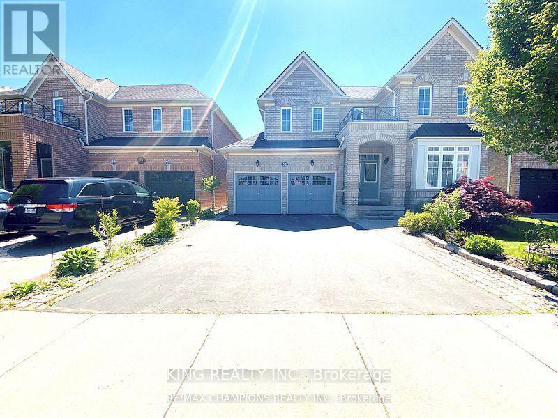 32 Vernet Crescent in Brampton, ON - Building Photo