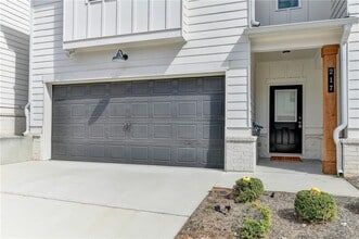 217 Rockfern Ter in Lilburn, GA - Building Photo - Building Photo
