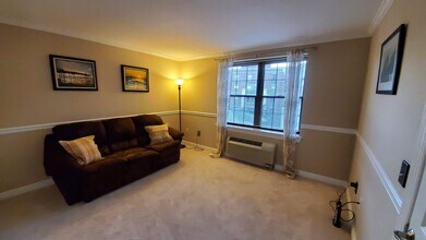 7 Prospect St, Unit 806 in Morristown, NJ - Foto de edificio - Building Photo