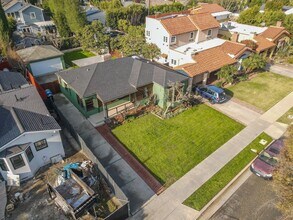 2587 S Westgate Ave in Los Angeles, CA - Building Photo - Building Photo